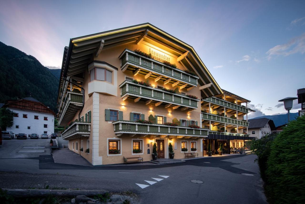 Anewandter Historic Hotel Brunico Exterior photo